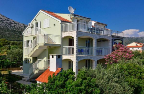 Holiday Apartments Grozdi